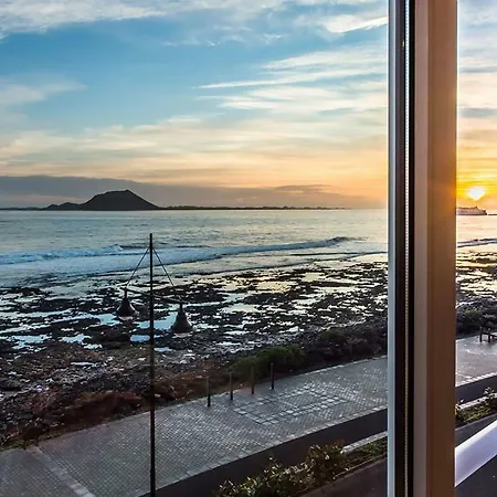 Ocean Breeze Apartment