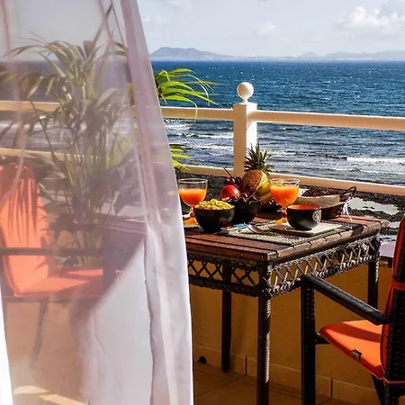 Ocean Breeze Apartment *